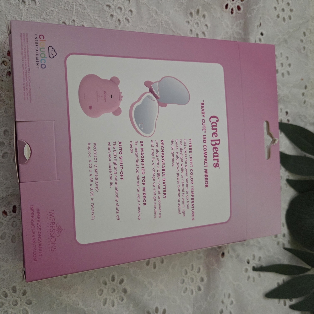 Care Bears Pink Cheer Bear LED Compact Mirror - Picture 3 of 4